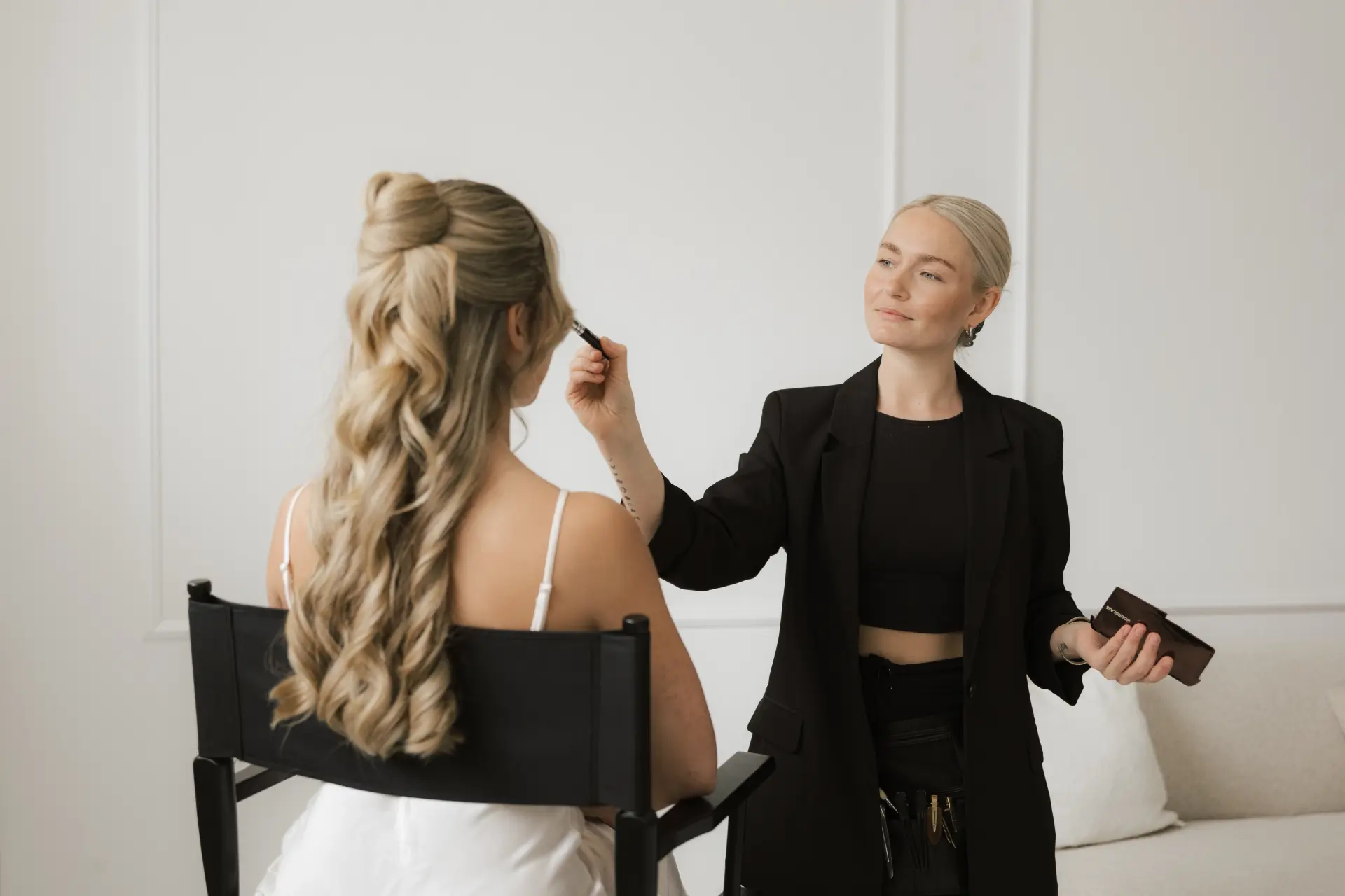 Veronika Schmidt · Hair & Make-up Artistin